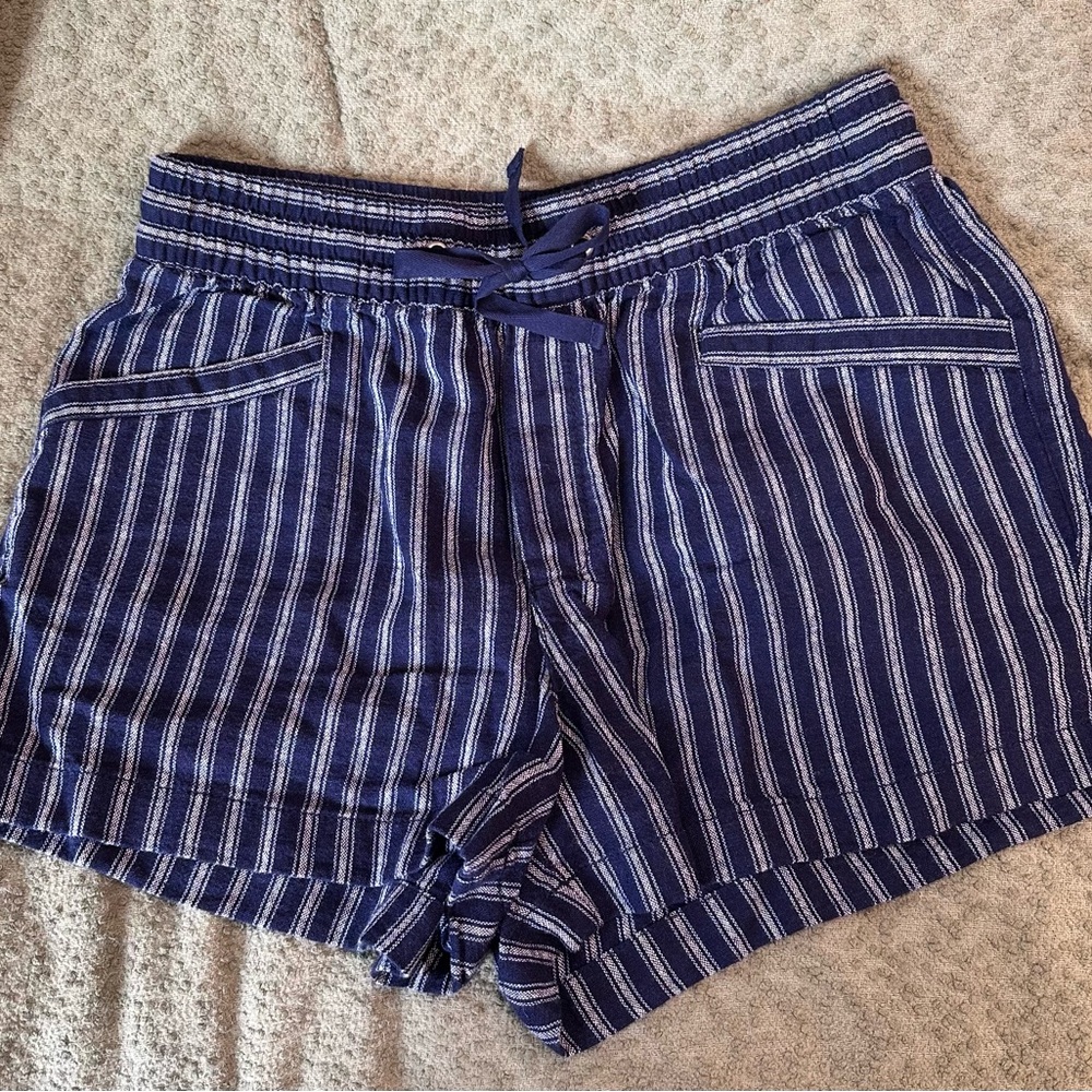 GAP Navy and White Striped High-Waist Women's Shorts